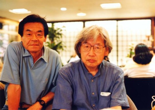 Masahiko Matsumoto (derecha) com Yoshihiro Tatsumi en el año 2000. 