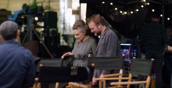 Carrie Fisher junto a Rian Johnson en el rodaje de The Last Jedi